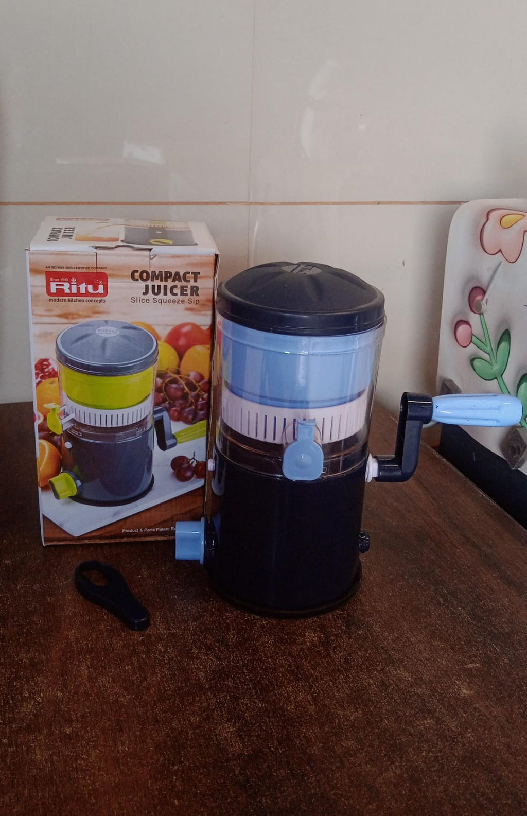 Ritu Hand Operated Compact Manual Juicer (Multicolor 1 Pc) - Namma Angadi