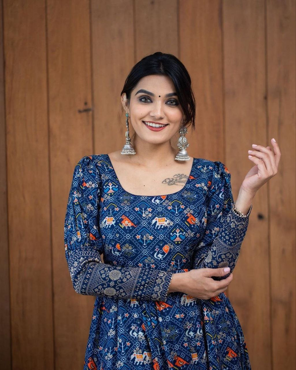 Stylish Fancy Trendy Printed Georgette Gown For Women For Party Wedding Festival Functions - Namma Angadi